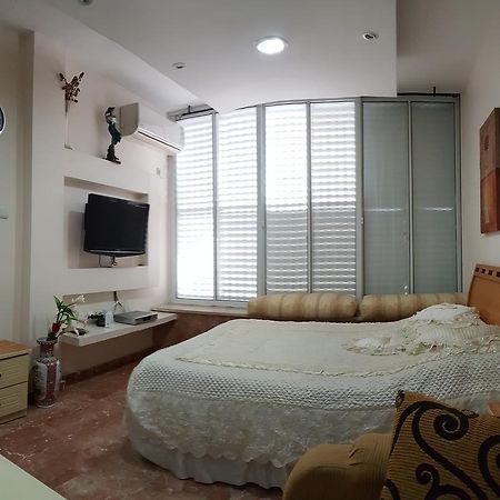 Ezore Yam Apartmens - Elmali'Akh St. 4 바트얌 외부 사진