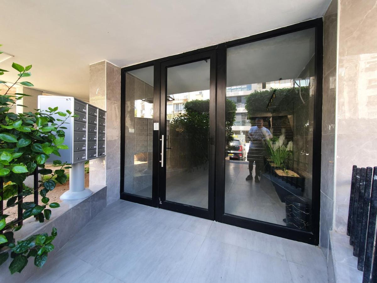 Ezore Yam Apartmens - Elmali'Akh St. 4 바트얌 외부 사진